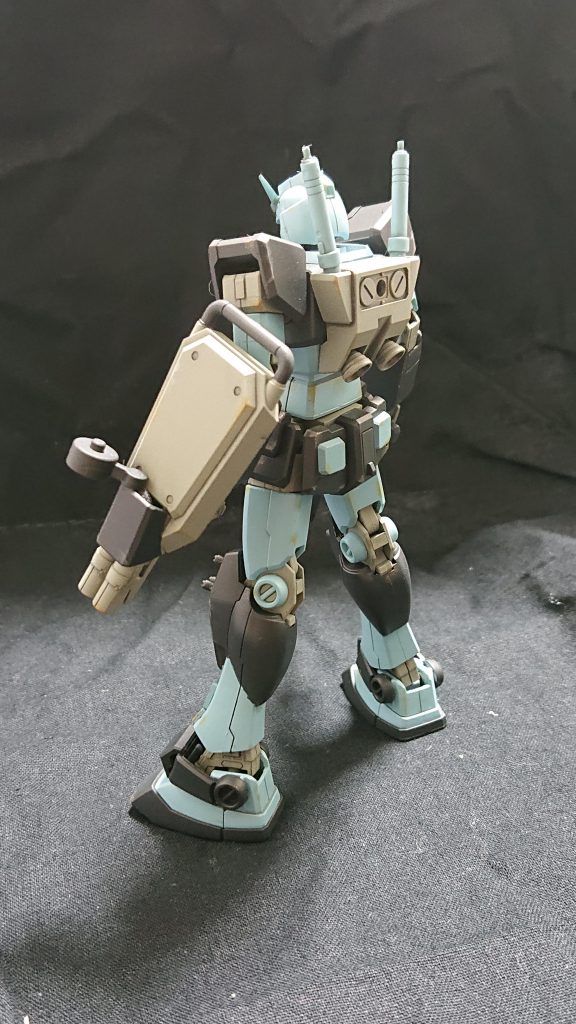 シールドはジャンクを拝借して作りました。ビームを撃つのか実弾を撃つのかは考えてません。