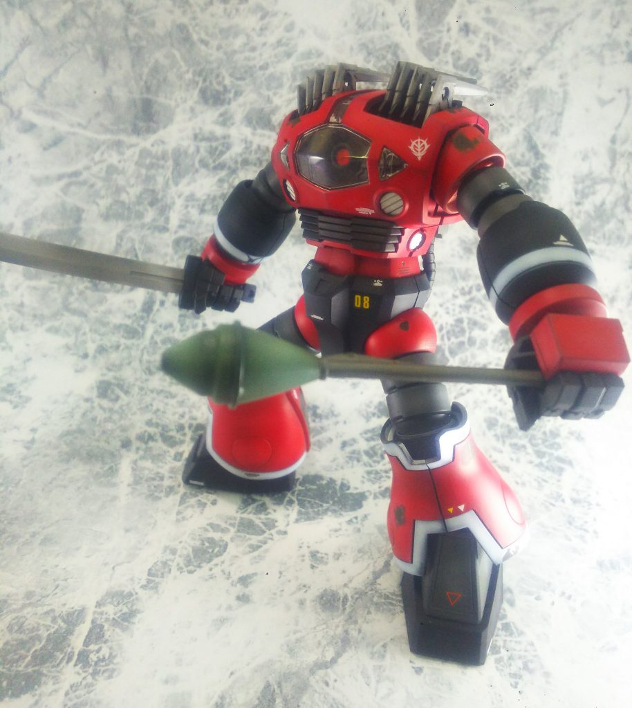 なんだかぶん殴りそうな持ち方になってしまいました。