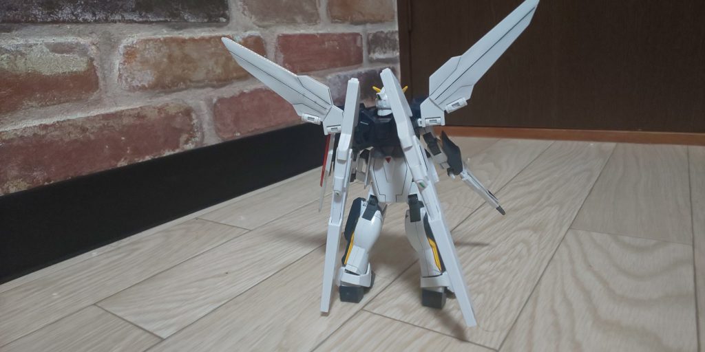 バック ツインサテライトキャノンもなんか汚い……