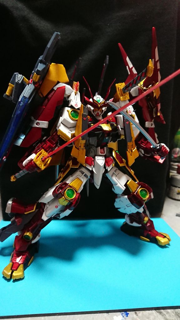 ビームソード「ガーベラストレート」 
小太刀を装備