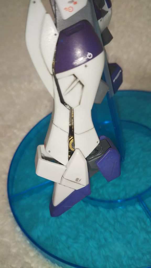 プロトタイプでは、素体のインパルス自体の運動性能向上も図られている。
しかしその結果、発熱量が増加し、排熱が課題となった。この解決案として、肩のスラスター基部および装甲境目、腰部フロントアーマー下部、脚部膝下の装甲等を開口させたことで排熱課題をクリアしている。
ただし、消費エネルギーが激しくなり、稼働時間が改良前の75％に減少してしまったことから、正式なデスティニーインパルスRでは、本件の改良案は採用されていない。