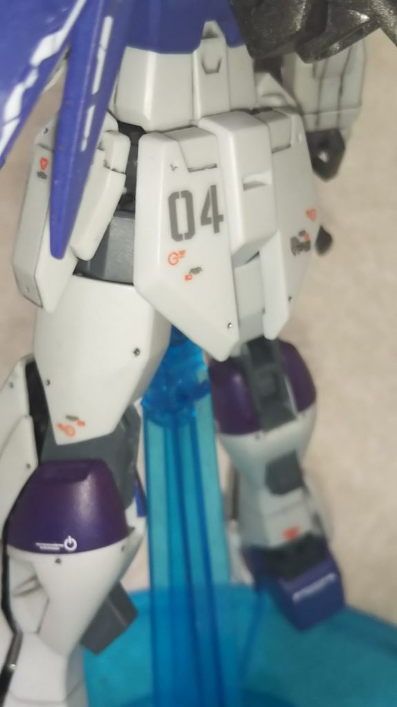 機体設定上、「プロトタイプは数機存在したんじゃね？」との安易な発想から、こだわりも無く、４号機としました…。