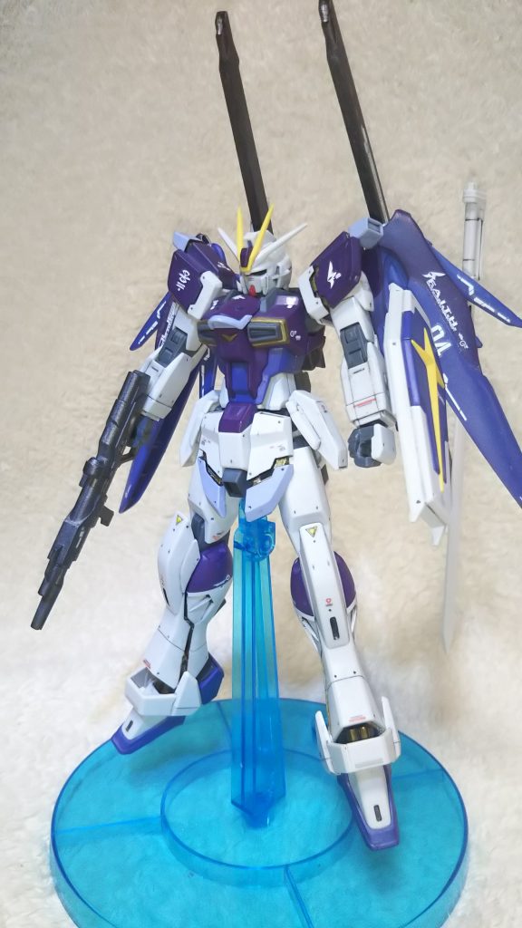 ＜接収した開発記録より＞
プロトタイプ開発段階では、ウルフスベイン長射程ビーム砲塔の採用がほぼ決定していたが、エクスカリバー対艦刀も検討されていた。のちに「デスティニーシルエット」を変更して、「デスティニーRシルエット」として独立運用できる戦闘機案により、エクスカリバー対艦刀は重量問題や飛行を阻害するとの理由から不採用となる。