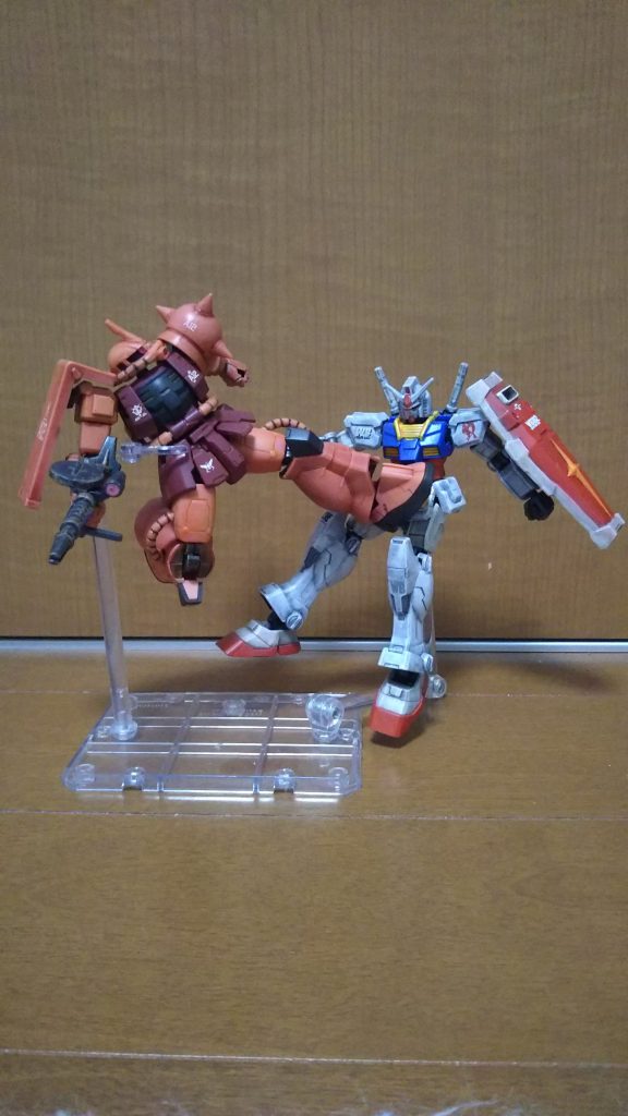 シャア専用ザクのキーック！！