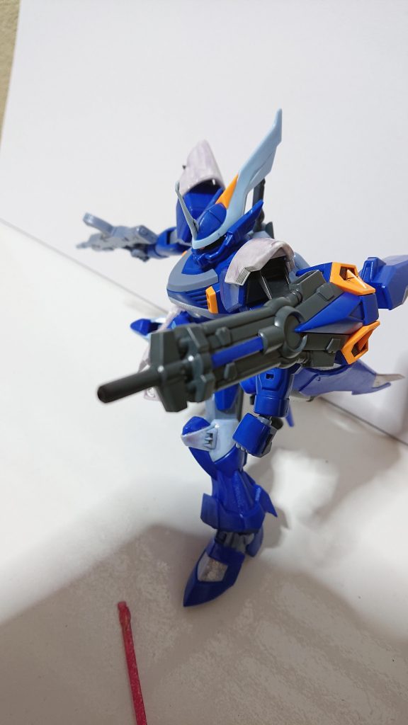 マニキュアで塗ったら足のシール必要なくなったので、左に装備したビームライフルに使用してます(伝われ)
今回は出張先でできる範囲の事しかしてませんが、楽しかったです!
今度なにかコンペに参加する時はもっと作り込めたらなぁ、なんて思ってます