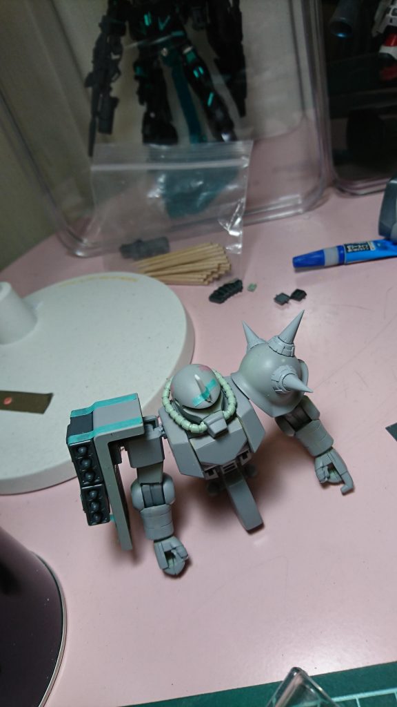 シールドスパイクをビルダーズパーツに変更