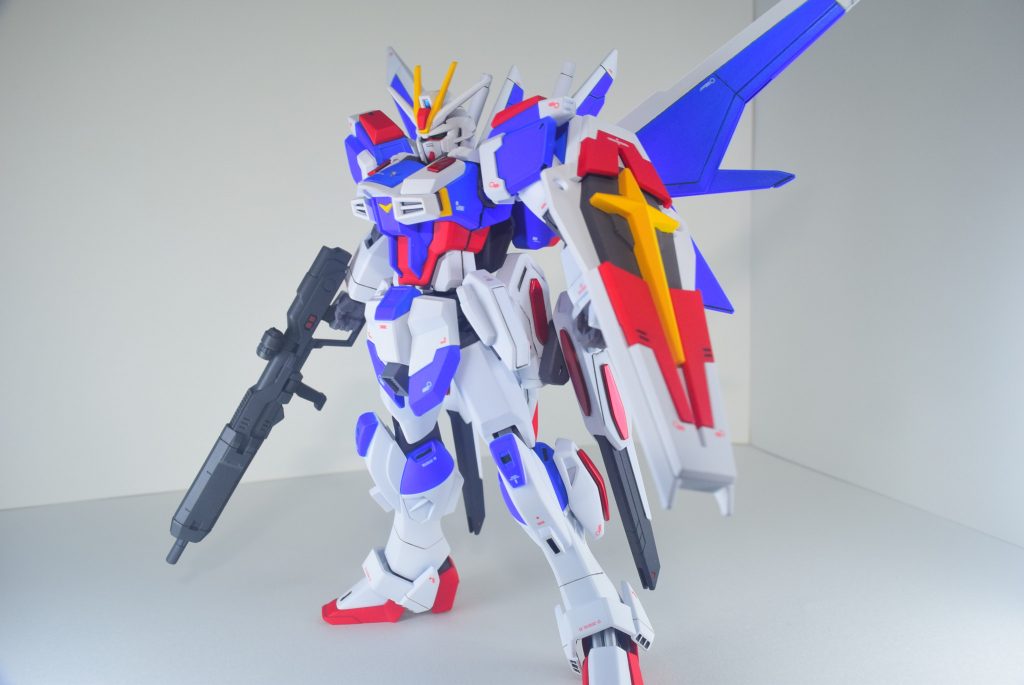 不安定なアブソーブシステムはオミット。RGシステムのみの為、シールドは従来の物です。