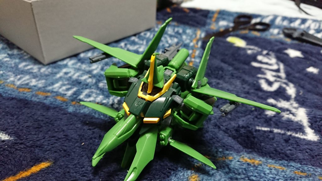 飛行形態
Z系統のウェイブライダーに似た形態。
大小二種類の飛行翼を採用しているため、大気圏内外問わず、安定した飛行が可能。