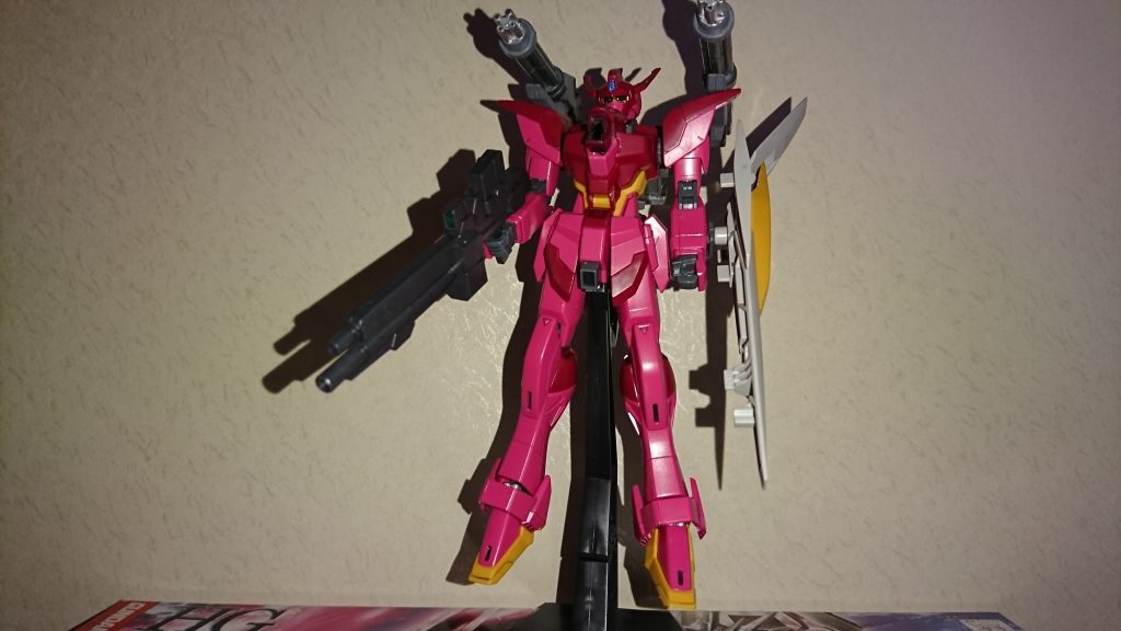 専用ライフル&シールド
シールドはランシェのまま
ライフルはレオパルドダ・ヴィンチのものを仕様
設定では高出力のビームライフルでライフルの下部には拡散ビーム砲を搭載