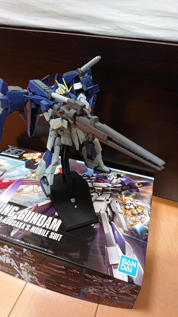 肩とビーム・キャノンに接続すると固定されるので、フル出力で撃てます。(威力はビーム・マグナムと同等)連射したら肩が…
アコ「目標をセンターに入れてスイッチ。目標をセンターに入れてスイッチ…」
シュー「ヤメテェー！！さすがに連射したら肩が逝くから！」