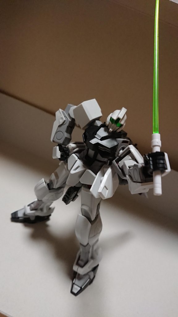 唯一の武器・ビームサーベル