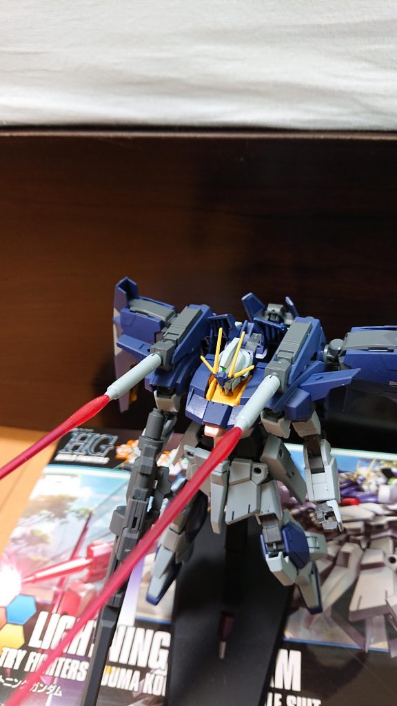 ビーム・キャノン
ビーム・サーベルを出せますが、ほとんど使わないから無意味です。
マスター「感動的だなwだが、無意味だw」
シュー「どこが感動的なのよ。」