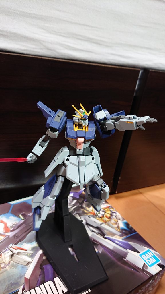 ビーム・サーベル/ハンド・ビーム・ガン 
ビーム・サーベルは特に説明する必要も無いです。ハンド・ビーム・ガンは、連射可能です。