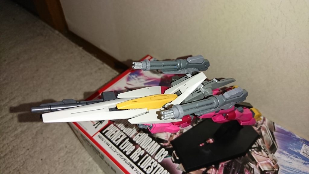 飛行形態
一応変形もできるが実用性低い
形だけで無理矢理変形させてる