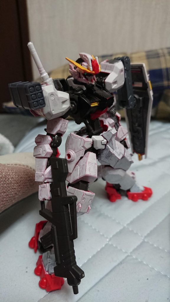 6連装ミサイルユニット
右肩部に装備してあるミサイルポッド。