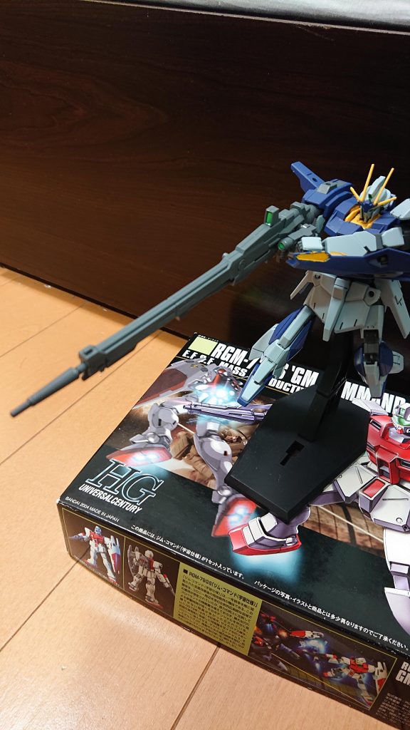 ロング・ビーム・ライフル
ロングレンジバージョンで、肩のセンサーにはめるとしっかり固定されて、より精密に狙撃が可能という設定です。