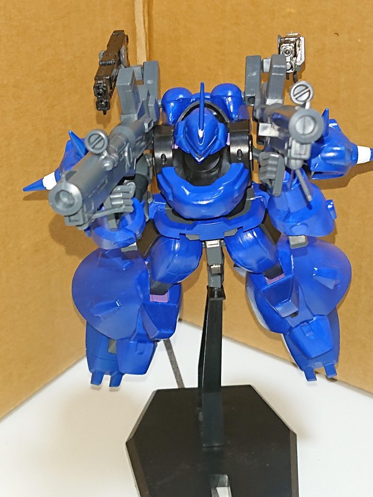 ブースターウィザードには、ギガランチャーとビームライフルを懸架出来る
その状態での射撃も可能