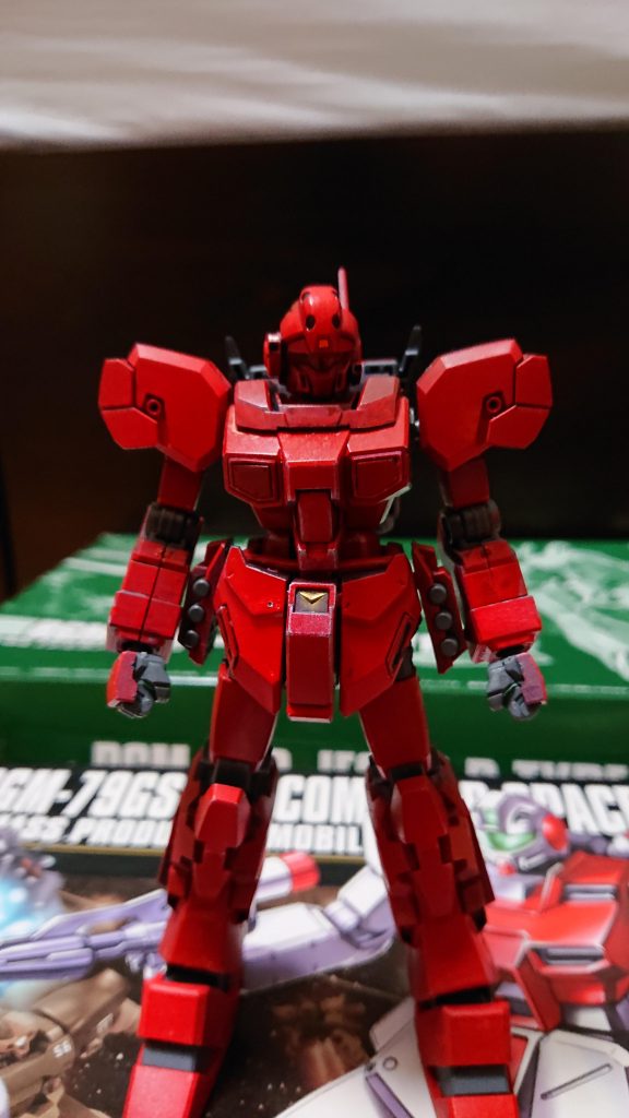 瀬川茜(シュヴァイン)大尉(33)あれ?おばry…
 彼女は、1年戦争時に志願兵として軍に入り、サンダーボルトの中学生パイロットみたいにパイロットになったためアムロと同じで大尉止まりです。(亜子や秋山さんも同様)1年戦争時の所属は独立混成第44旅団→グレイファントム級ハグロ攻撃隊。(秋山さんと所属はずっと同じ。)あと、身長は結局あまり伸びず155cmぐらいw
 パイロットとしての能力は格闘戦が非常に得意だが、中距離戦はまあまあ高い程度。
シュー「遠距離戦?なにそれおいしいの?」
 コードネームはキャッツ03。ニュータイプ能力は高い。