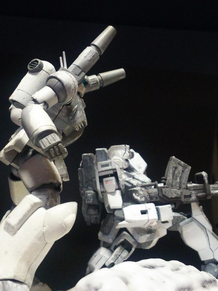 MSに積もる雪はタミヤウェザリングのスノーと重曹です。