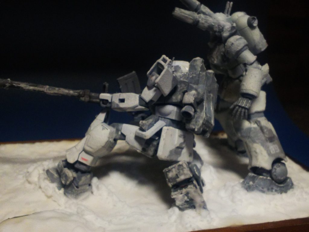 いろんな方のジオラマを参考にさせていただきましたが、自分でやると難しい。。笑