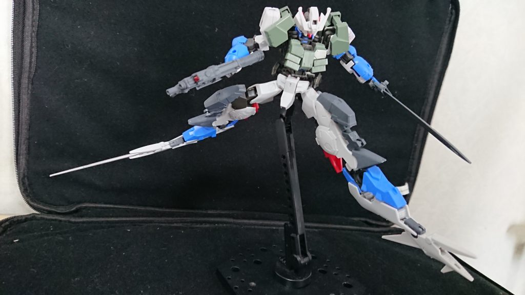 アサルトガンナーだが脚部をアヴァランチエクシア風などもした