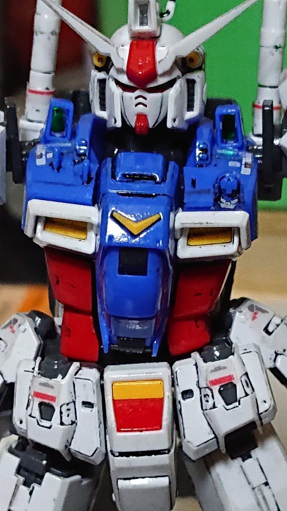 体が訛ると思い散歩がてら立ち寄ったホームセンターでクリアのスプレーを買い、仕上げとしました。