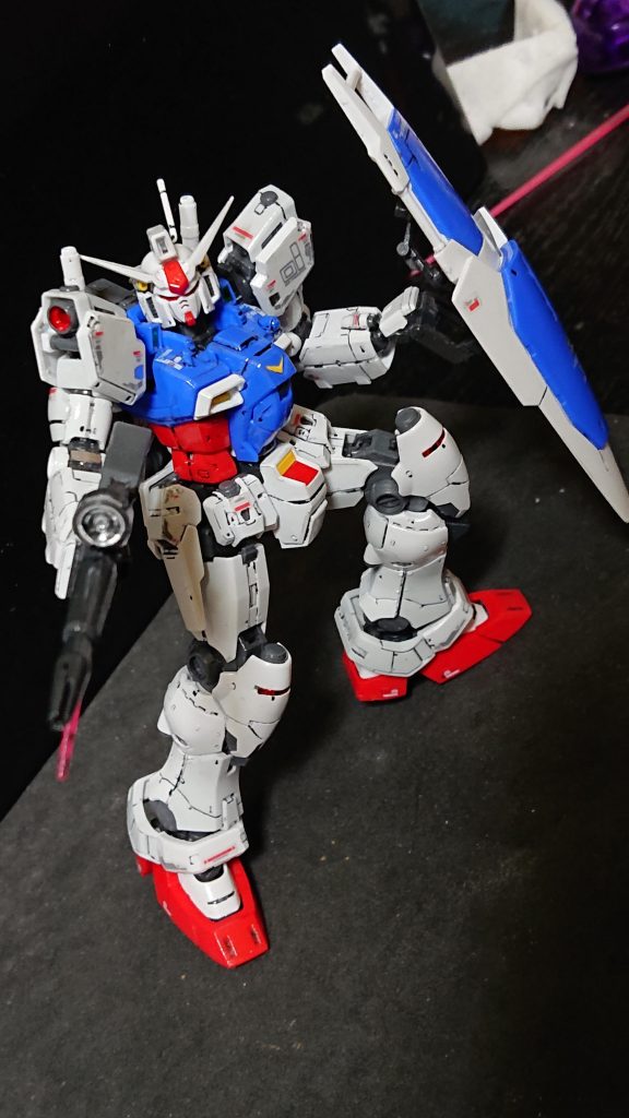 工具類は置いて無かったので
ハサミでランナーを切り
爪切りで二度きり
爪切りについているヤスリが良かったので助かりました。