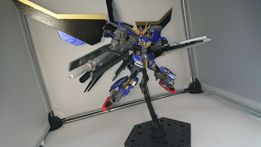 バスターロングライフル

長距離狙撃が可能なライフル