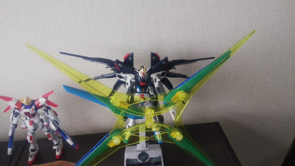 装備したドラグーンはスターシステム対応

4つでスターゲートを生み出せ、さらなる火力アップです

エネルギーの消費量もうなぎ登りです(・_・)