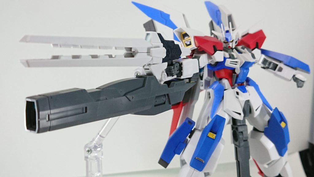 ・『450mm超高インパルス砲 サンダルフォン』
新たに追加された射撃武装。右腕と110mm高エネルギービームライフルのマウントラックを介して装備される。「320mm超高インパルス砲 アグニ」を改良した物であり、ザフトが開発したフリーダムの装備する「M100 バラエーナプラズマ収束ビーム砲」に匹敵する射程と火力を持つ。専用のバッテリーを別個に搭載しており、短時間での本体のエネルギー切れを避けている。余りに高い出力のため射撃可能回数は5発であり本体の超高機動化により問題視されないものの重量が嵩む武装であるため、使用後はそのまま破棄される。
本機の爆発的な加速性能を活かして一早く敵陣に斬り込み、補給地点や旗艦の撃破を想定されている。