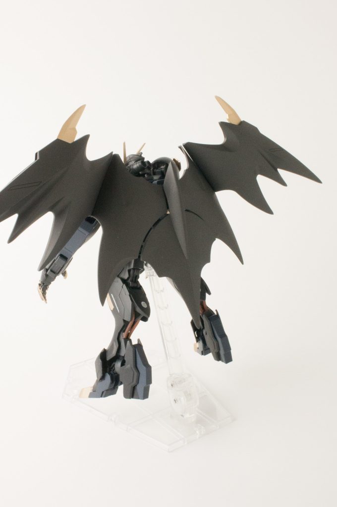 脚部のパイプ類もマスキングにより塗分けました。試行錯誤しながらでしたが、やってよかったと思います。