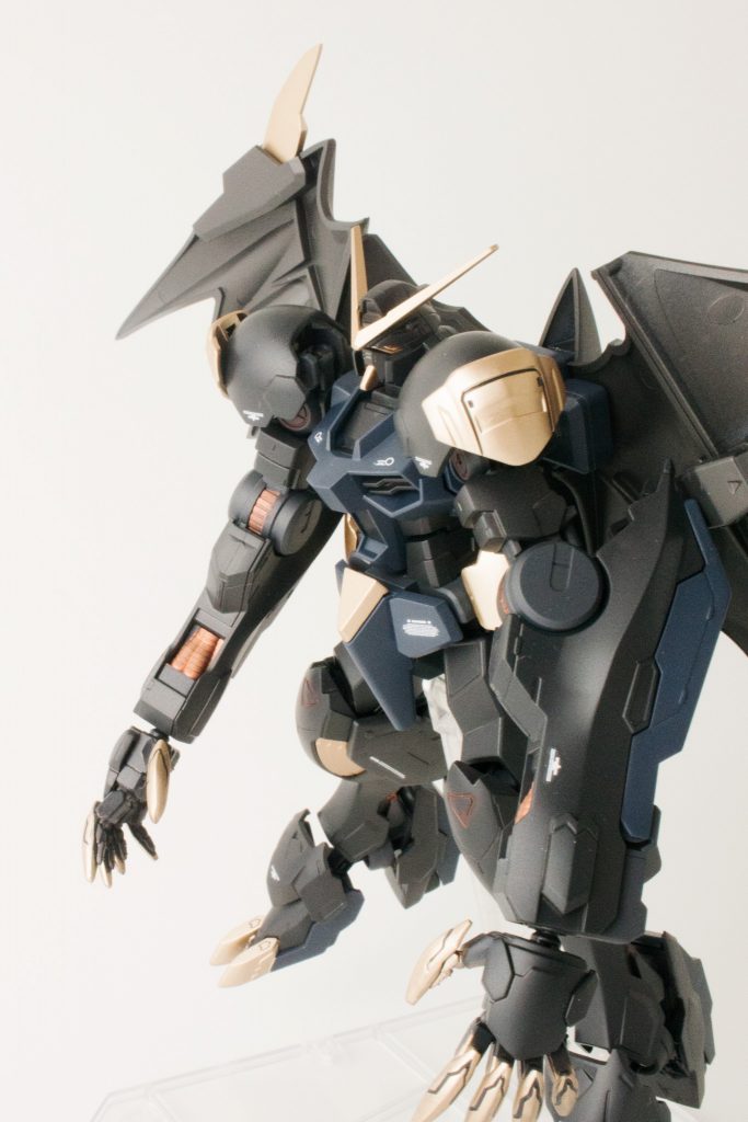 全体的にマスキングのミスなどが目立ちますので、次回作では失敗のないようにマスキングする練習もしたいですね。