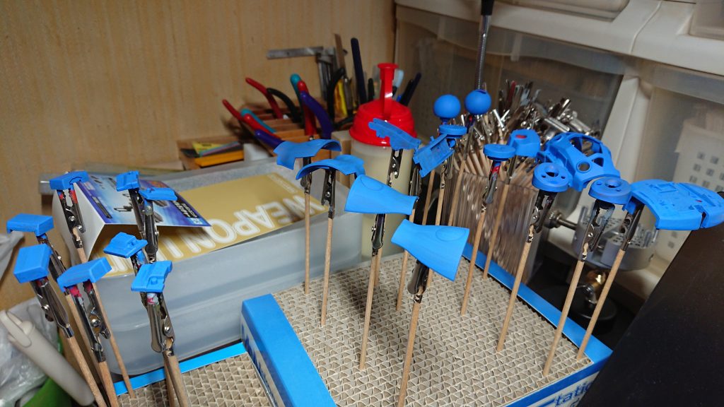 アクリジョンベースカラーブルーで下地