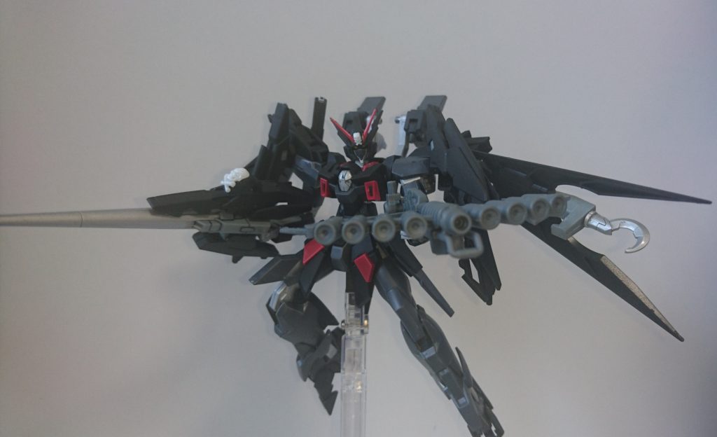 ・ドッズパニッシャー
単機で敵陣に切り込むことを想定した追加装備。
広域にリフェーザーをばら撒く多連装ドッズライフル。
フルクロスのピーコックスマッシャーそのまんまです。
やっぱり海賊系の射撃武装はスマッシャーが好きです。