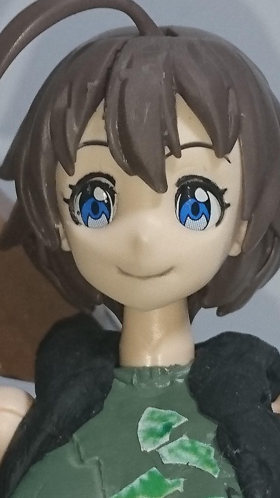 そして、今回一番頑張ったのが顔です。
主に下唇と頬を整形してアニメのイメージに近づけてみました。