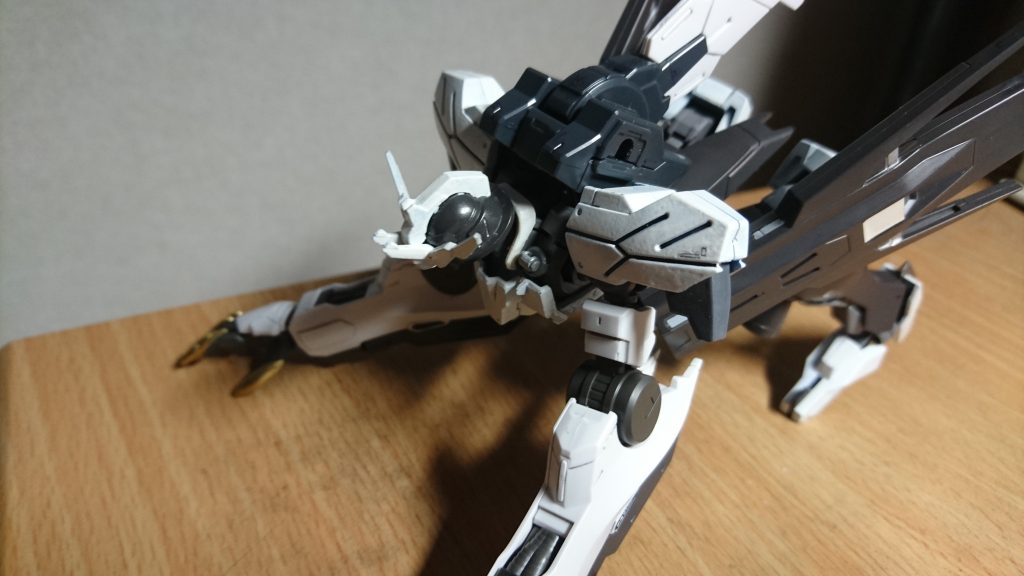 四足歩行形態に見えなくもない形態