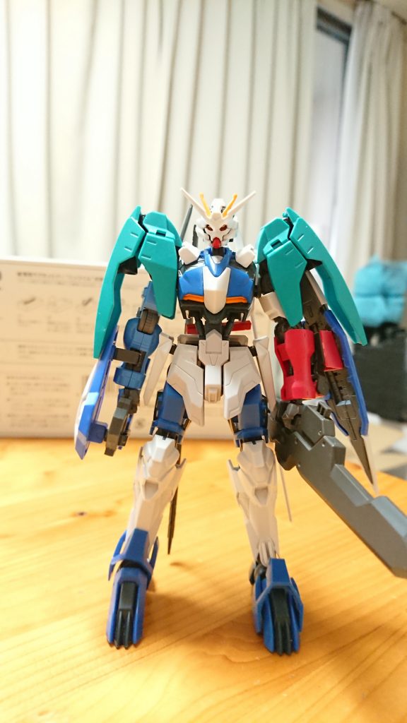 塗装前です。
踝の装甲が頻繁に落ちたので塗装後は接着しました。