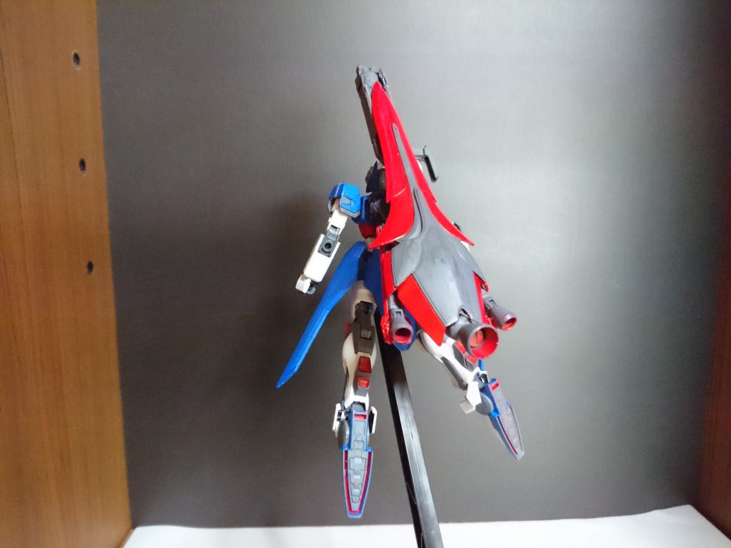 後ろにはシールドブースターを装備可能