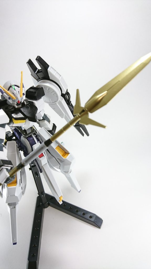 シュベルトクロイツ

金色の槍杖。相応の近接戦闘力があるが、本人が近接向きではない為、応戦程度にしか使わない。