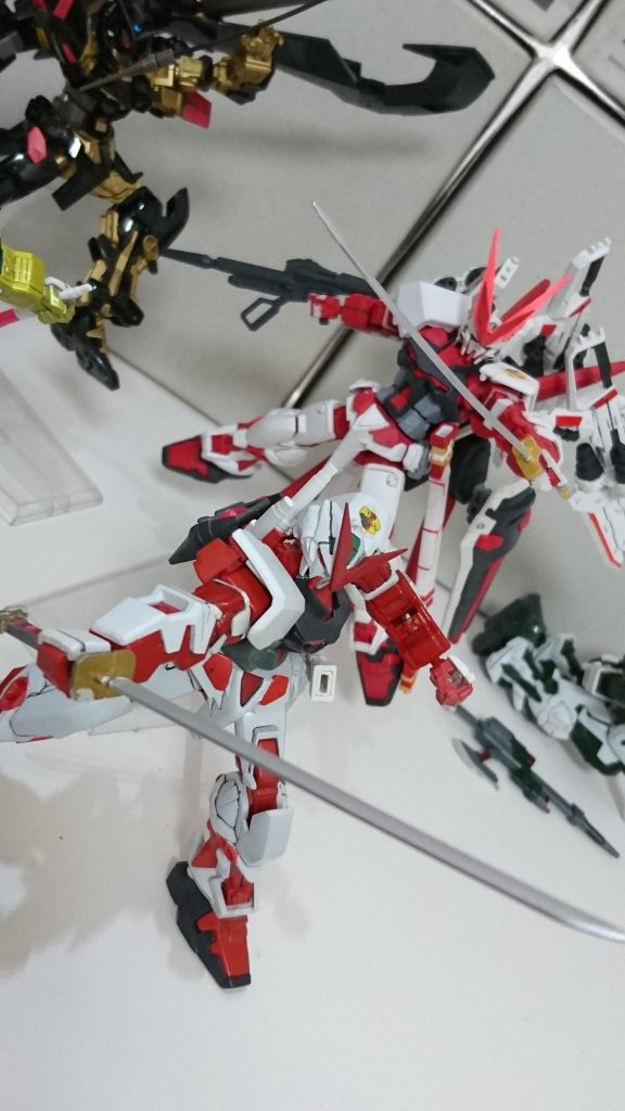 レッドフレーム＆レッドドラゴン
中学の頃読んだ戸田版アストレイからファンになった
ときたアストレイも当然好きですよ！