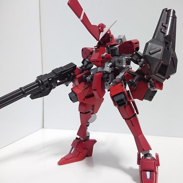 ガンダムIRISレッドホーン