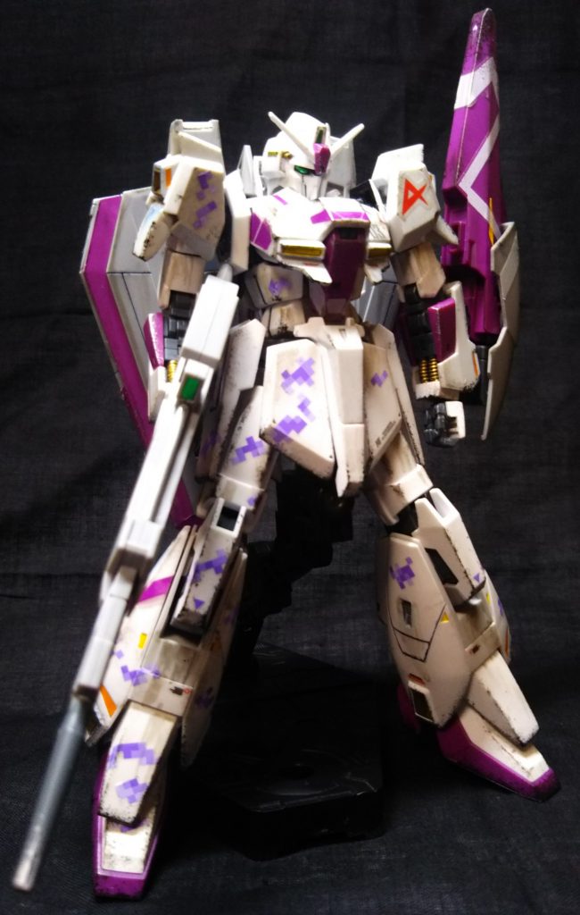 迷彩はハイキューパーツのピクセル迷彩デカール2 パープルを使用