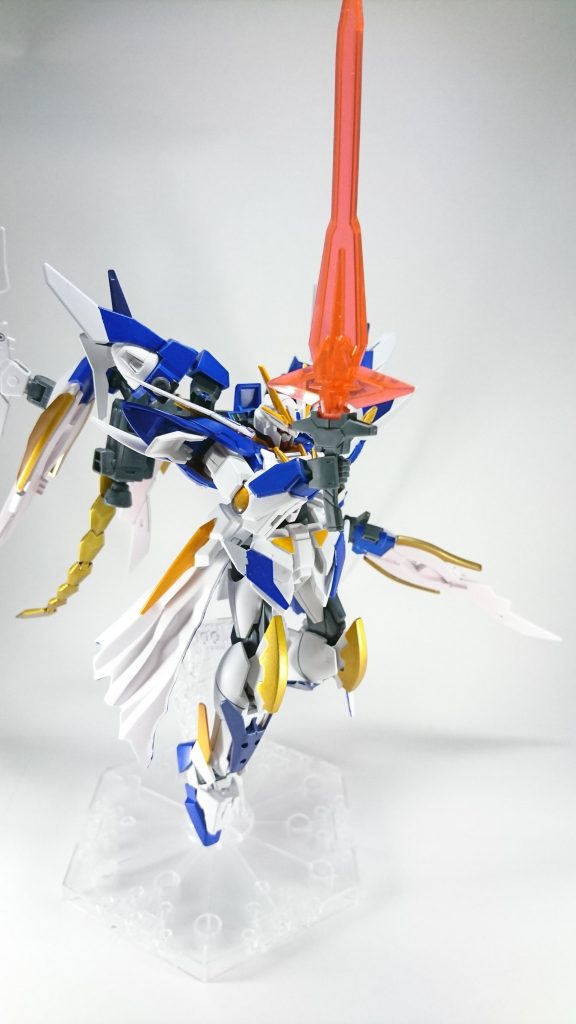 ハイパーカレトブルッフ/ビームソード

バックパックのウイングを武器に。
柄を引き抜くとビームソードとして使えます。

次からはアクションポーズを何枚かﾊﾟｼｬｯ! Σp[【◎】]ω･´)