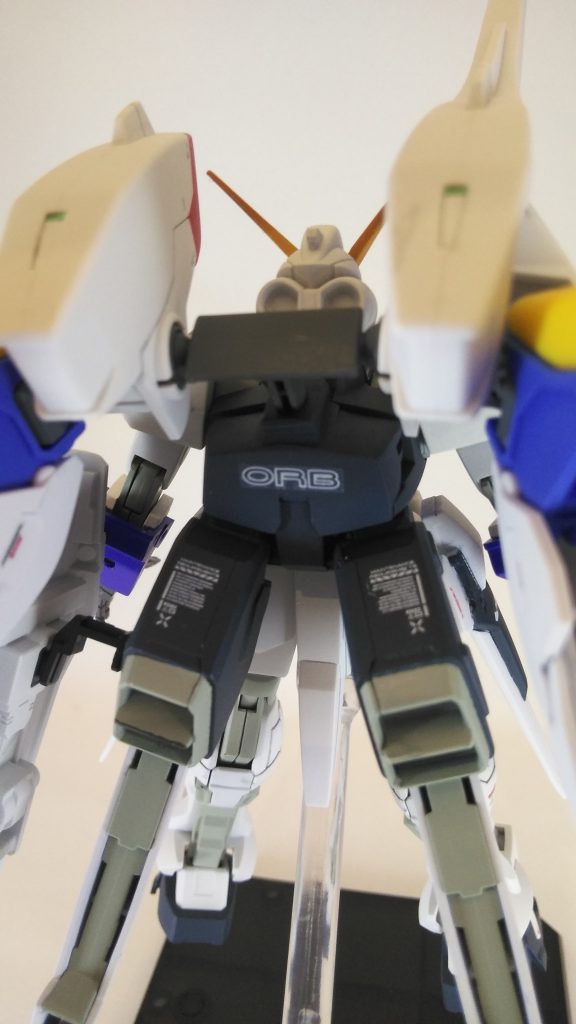 写真を撮り忘れましたが、M1のフライトユニットの一部切断とアサルト装備の接続部をパテで作成しました。