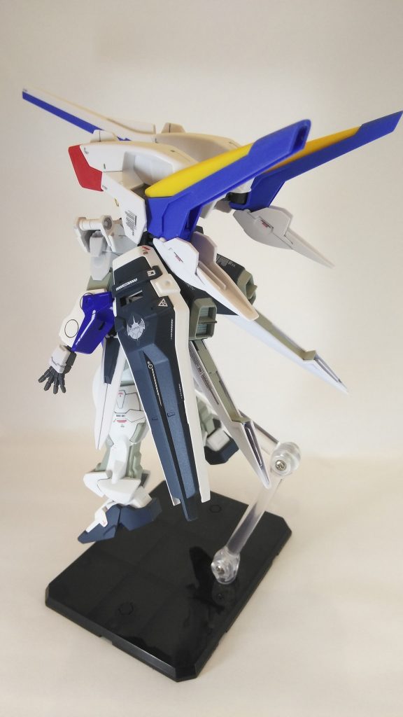 結構ボリュームが出ました。光の翼が入手できる機会があれば、装着してみたいです。