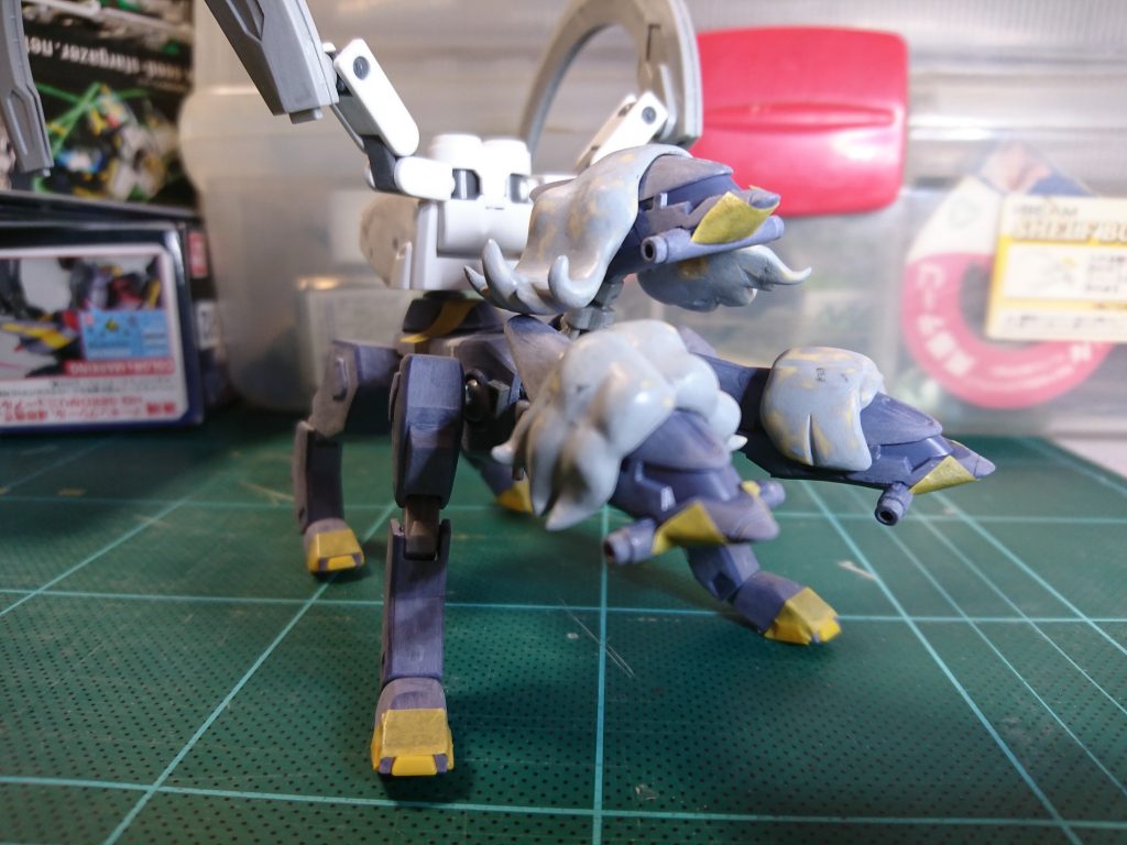 製作時ほとんど写真を撮って無かったのでこのくらいです(^-^;
ダジャレをヒントに設定は後付けしました。VLを使ったのは穴から出てきた感じを表現したかったからです
