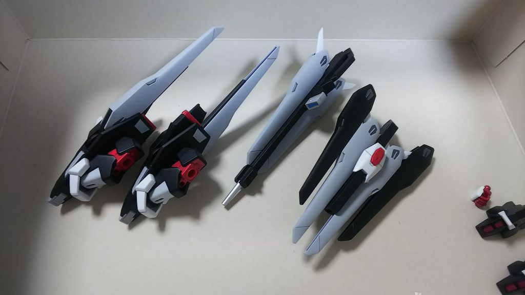 足はそのままはめ込んでも維持できましたが塗装ハゲを懸念し２セット用意しました！