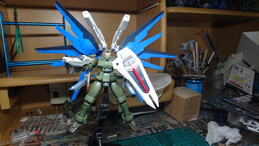 バラエーナ・プラズマ収束ビーム砲のダークブルー部は外せなくなりそうだったので付けていません。