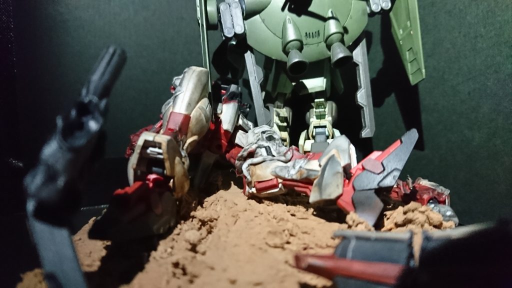 戦いの動きを表現もした地面のジオラマ