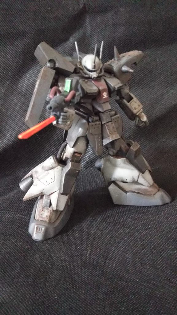 ファレホの蛍光塗料オレンジでブラックライトで光ります。